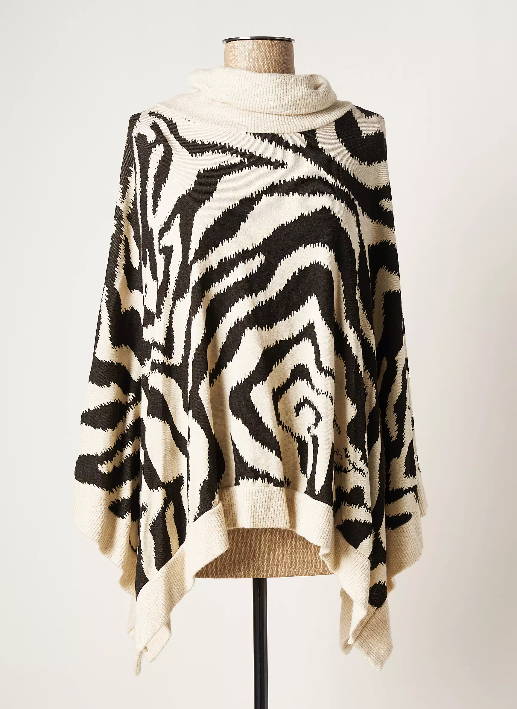Quattro Ponchos Femme couleur beige