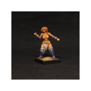 Female Prisoner (28 mm)