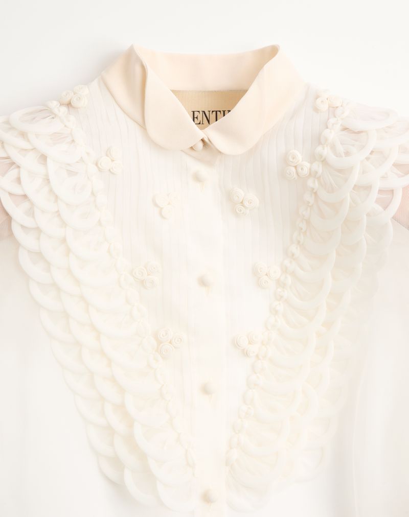 Broderet organza-skjorte