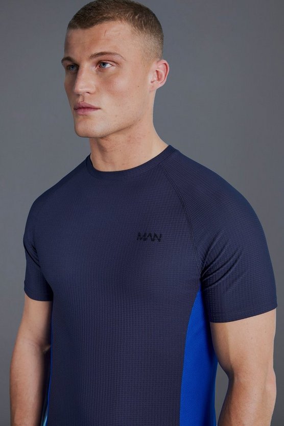 Man Active Muscle Fit Colorblock T-Shirt