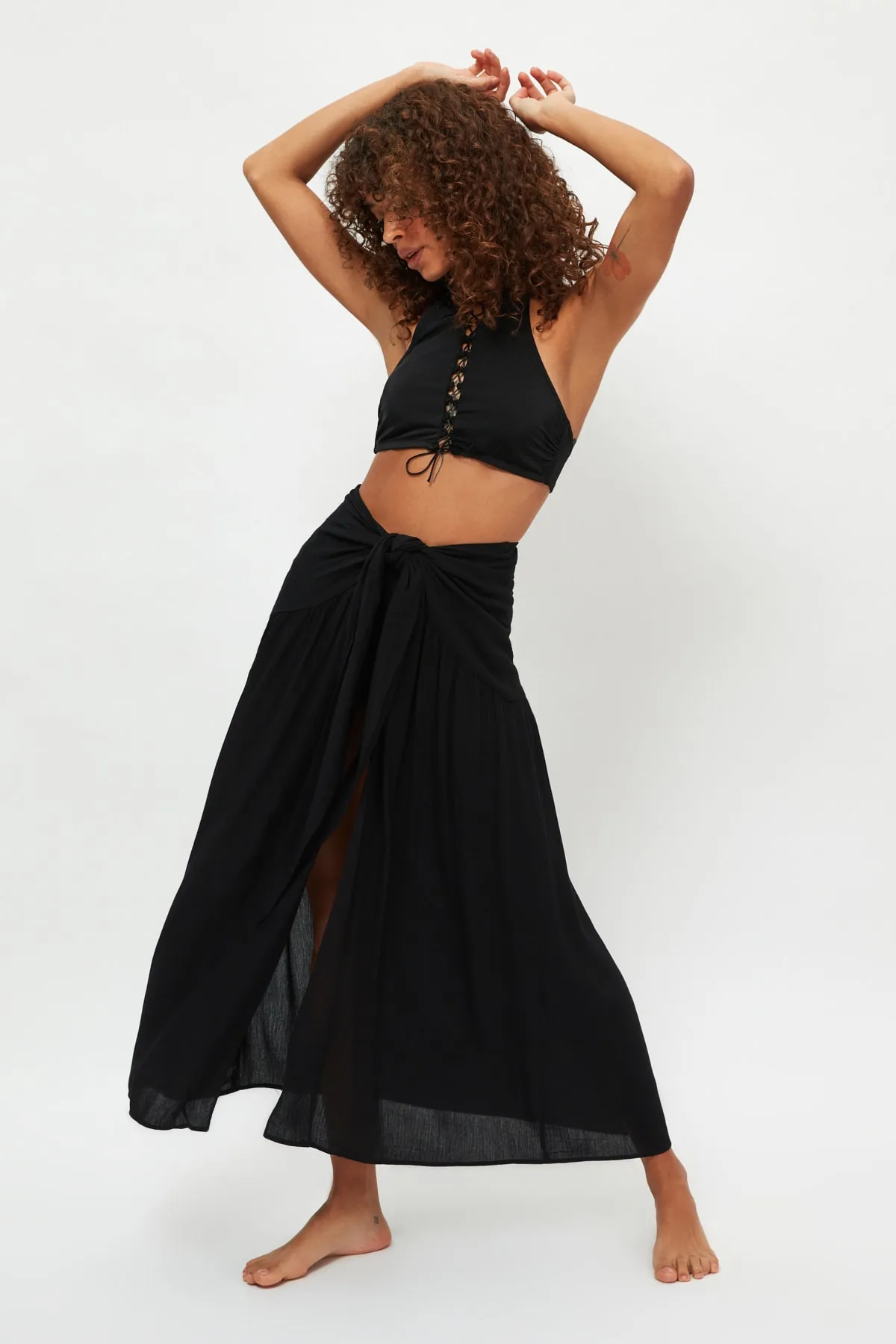 Trendyol Collection  Schwarzer Maxi-Rock zum Binden mit Webmuster TBESS20ET0152