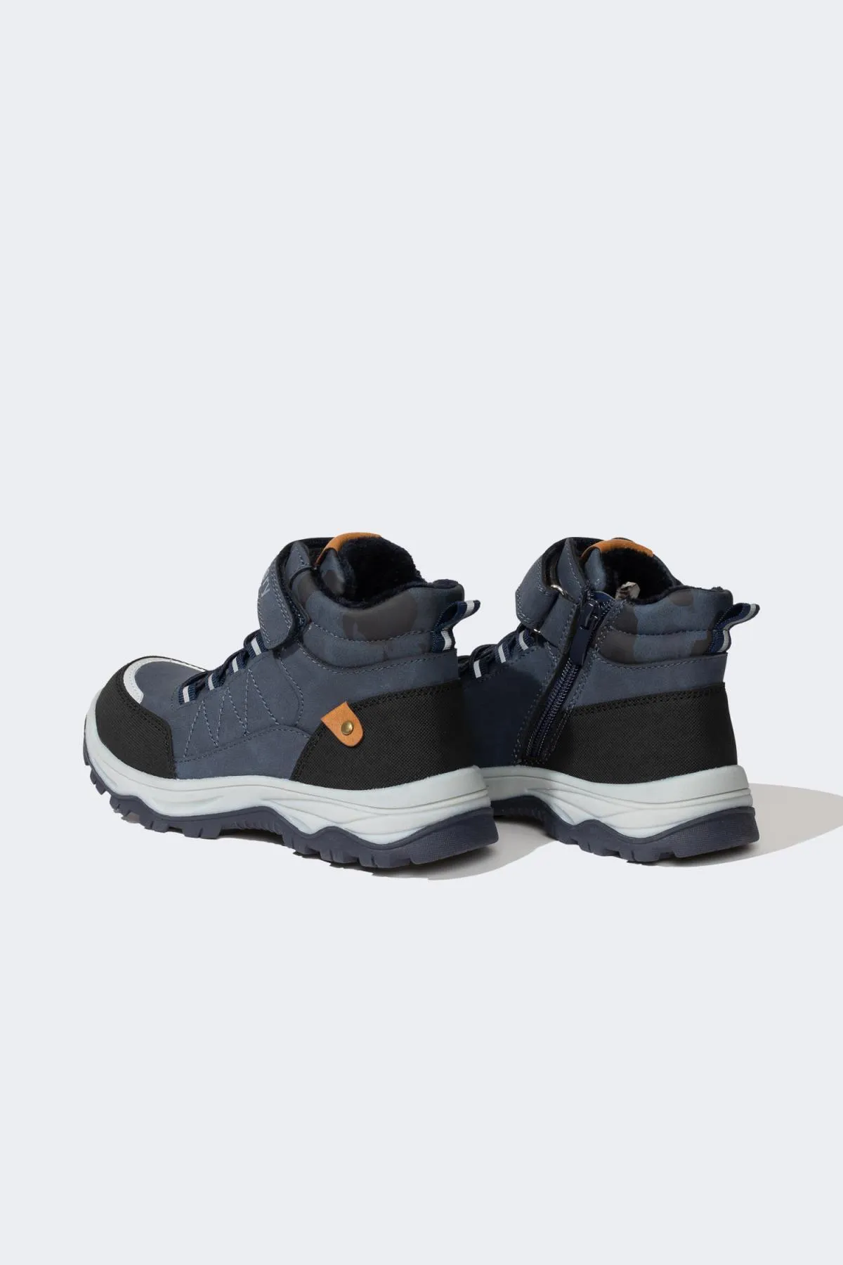 DeFacto  Boy Discovery Channel Kunstlederstiefel mit gezackter Sohle und Klettverschluss
