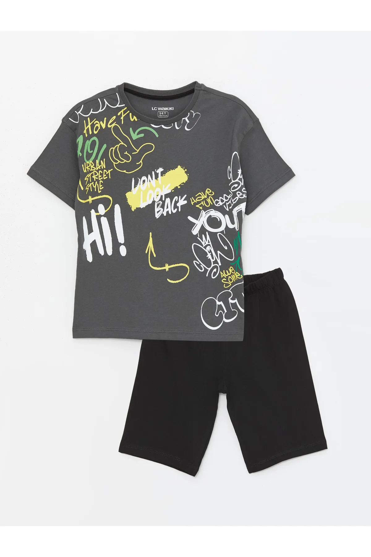LC Waikiki  Jungen-Pyjama-Set mit Rundhalsausschnitt, kurzen Ärmeln und Shorts