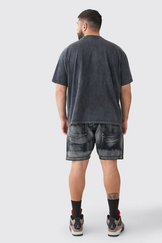 Plus gerade Shorts mit Acid-Effekt