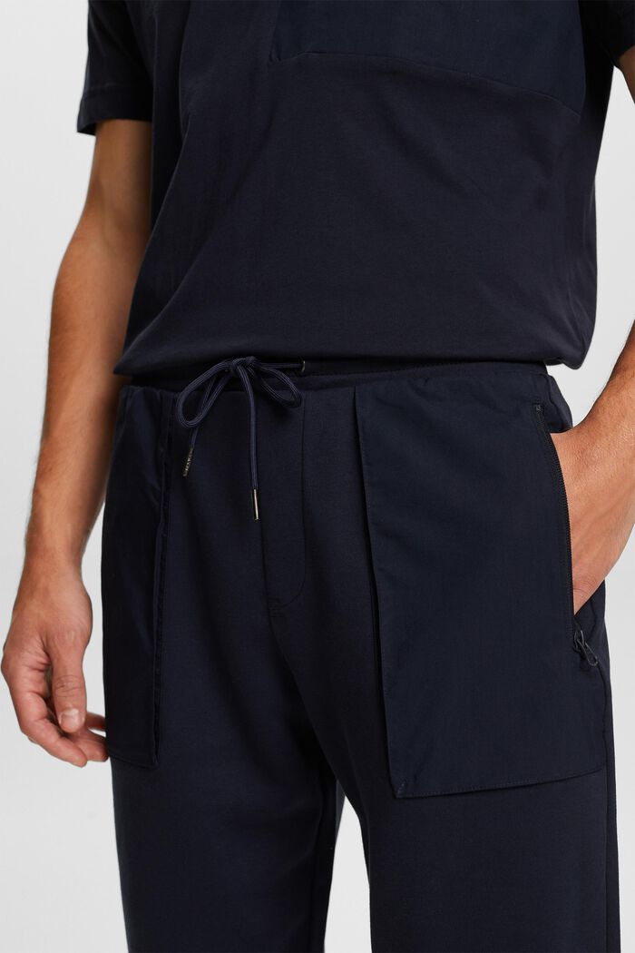 Cargo-Jogger aus Materialmix