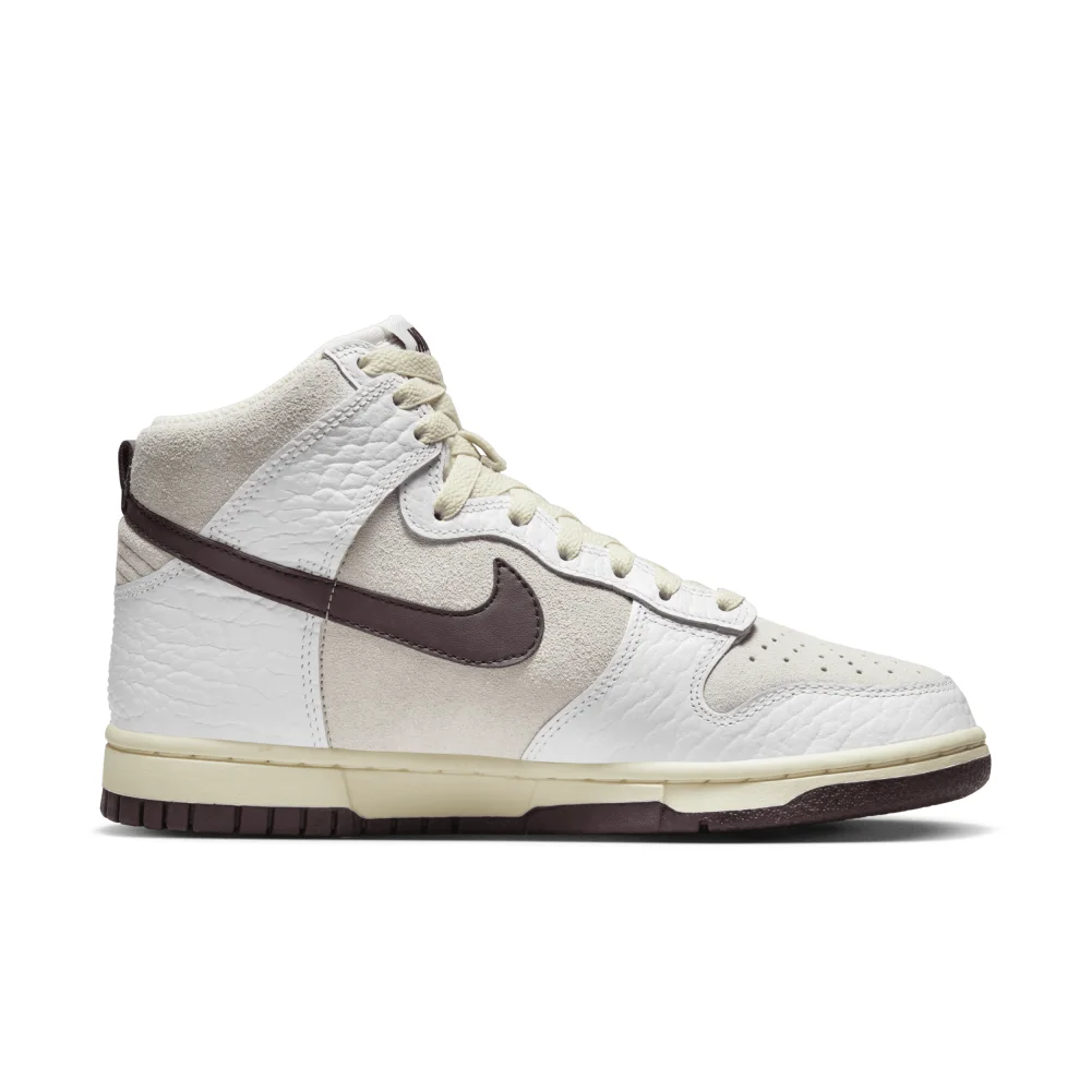 Nike Dunk High FB8482-100 / braun