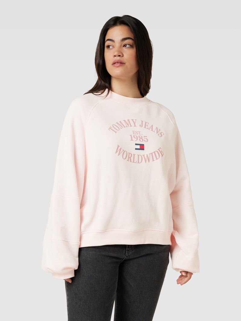 PLUS SIZE Sweatshirt mit Label-Print Modell 'WORLDWIDE' in rosa