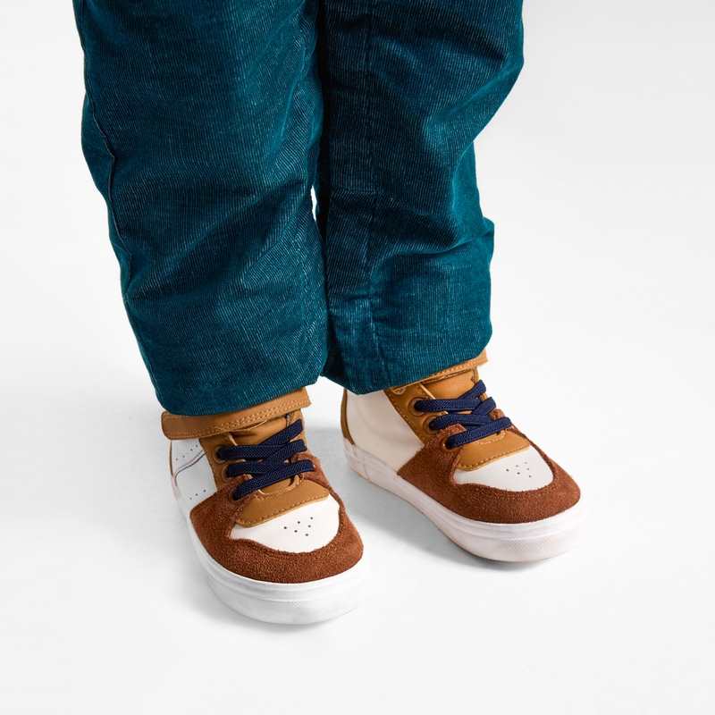 Basket montante lacets élastiques et scratch beige bébé garçon