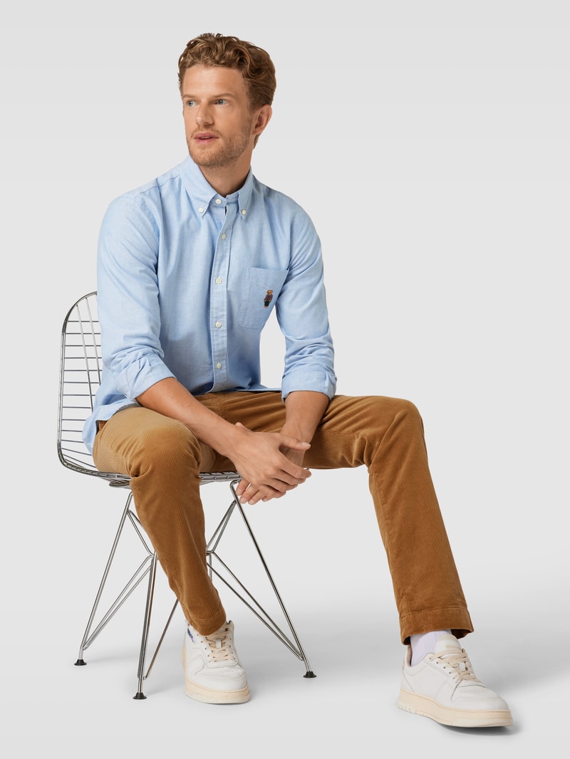 Custom Fit Freizeithemd mit Motiv-Stitching in hellblau