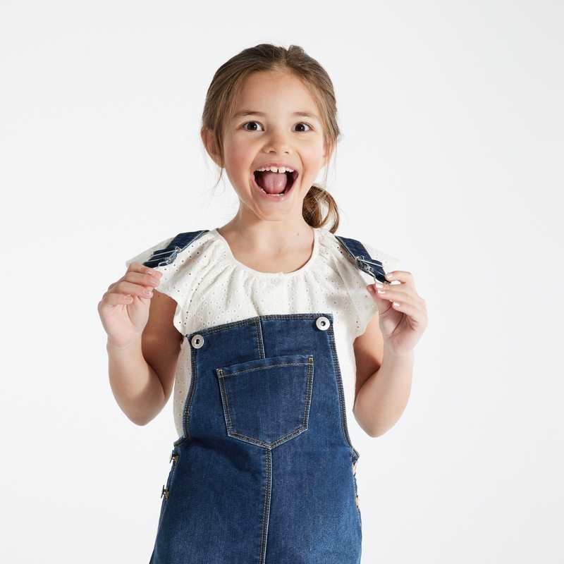 Robe-salopette en jean bleue fille
