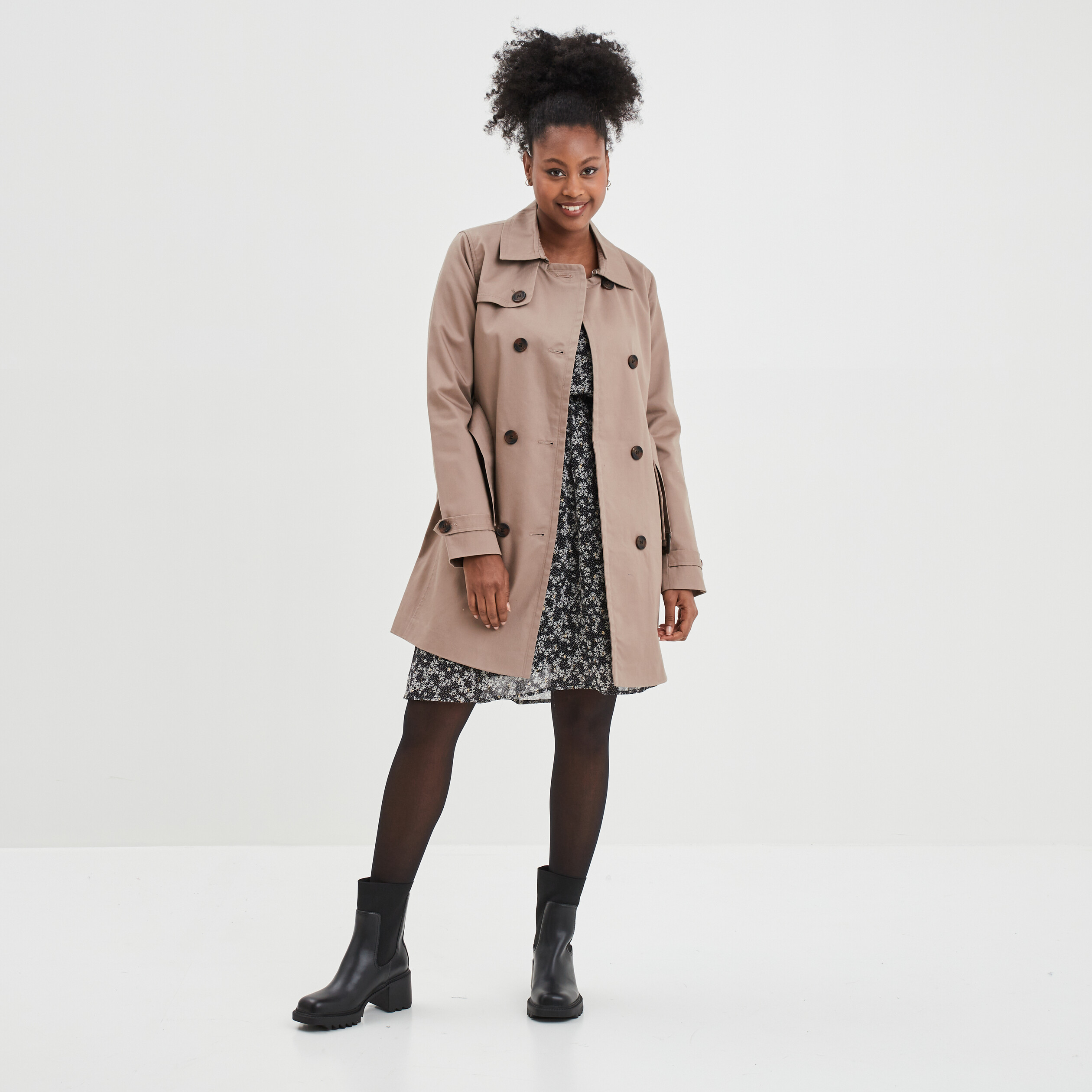 Robe évasée taille élastiquée col en V noir femme | La Halle