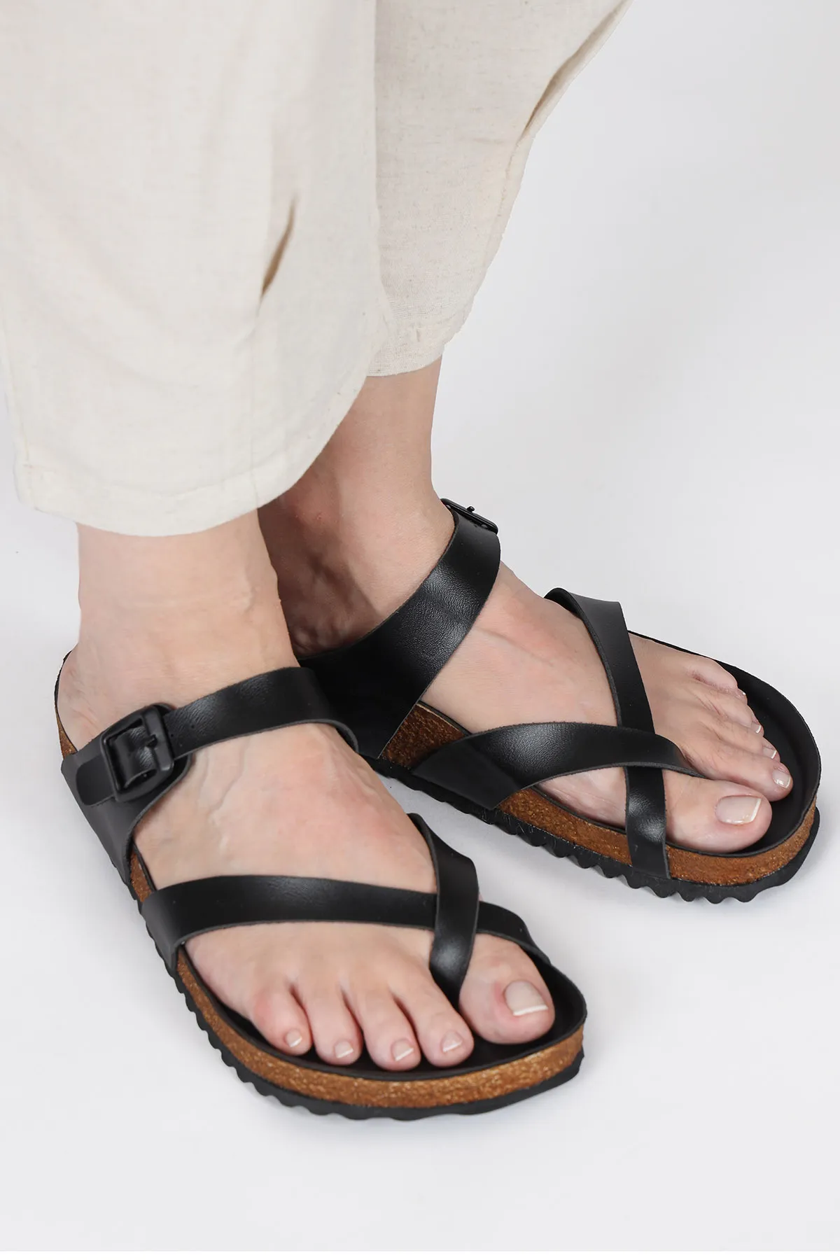 Jump  50008 Schwarze Damen-Flip-Flops mit einer Schnalle