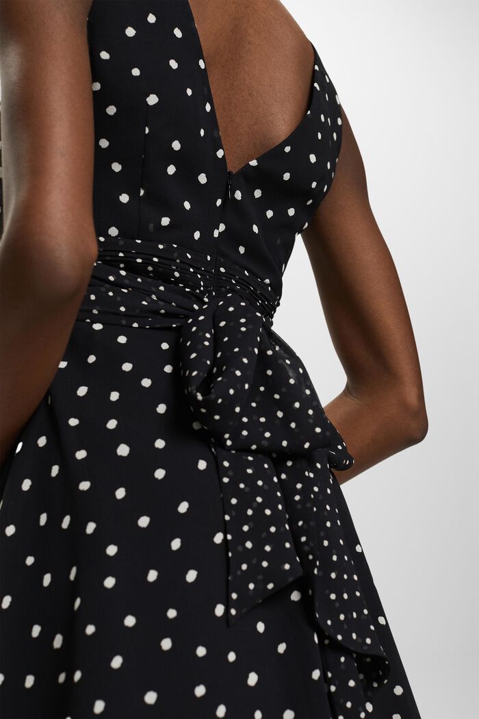 Recycelt: Chiffon-Kleid mit geraffter Taille