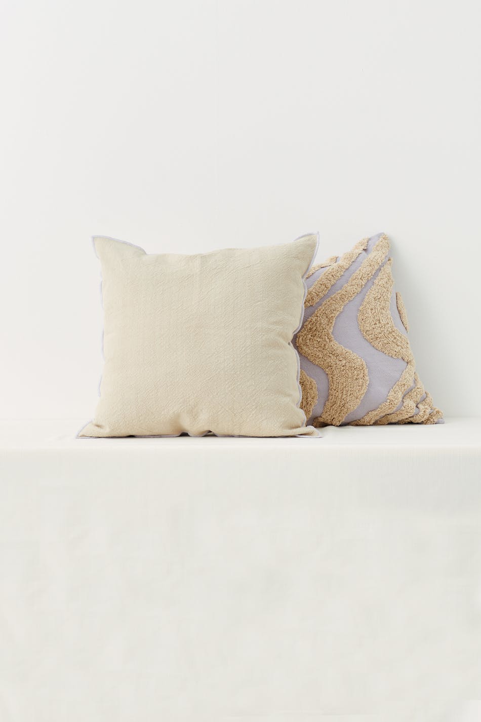 Contrast cushion cover