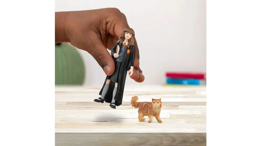 Schleich 42635 - Harry Potter - Hermine Granger & Krummbein