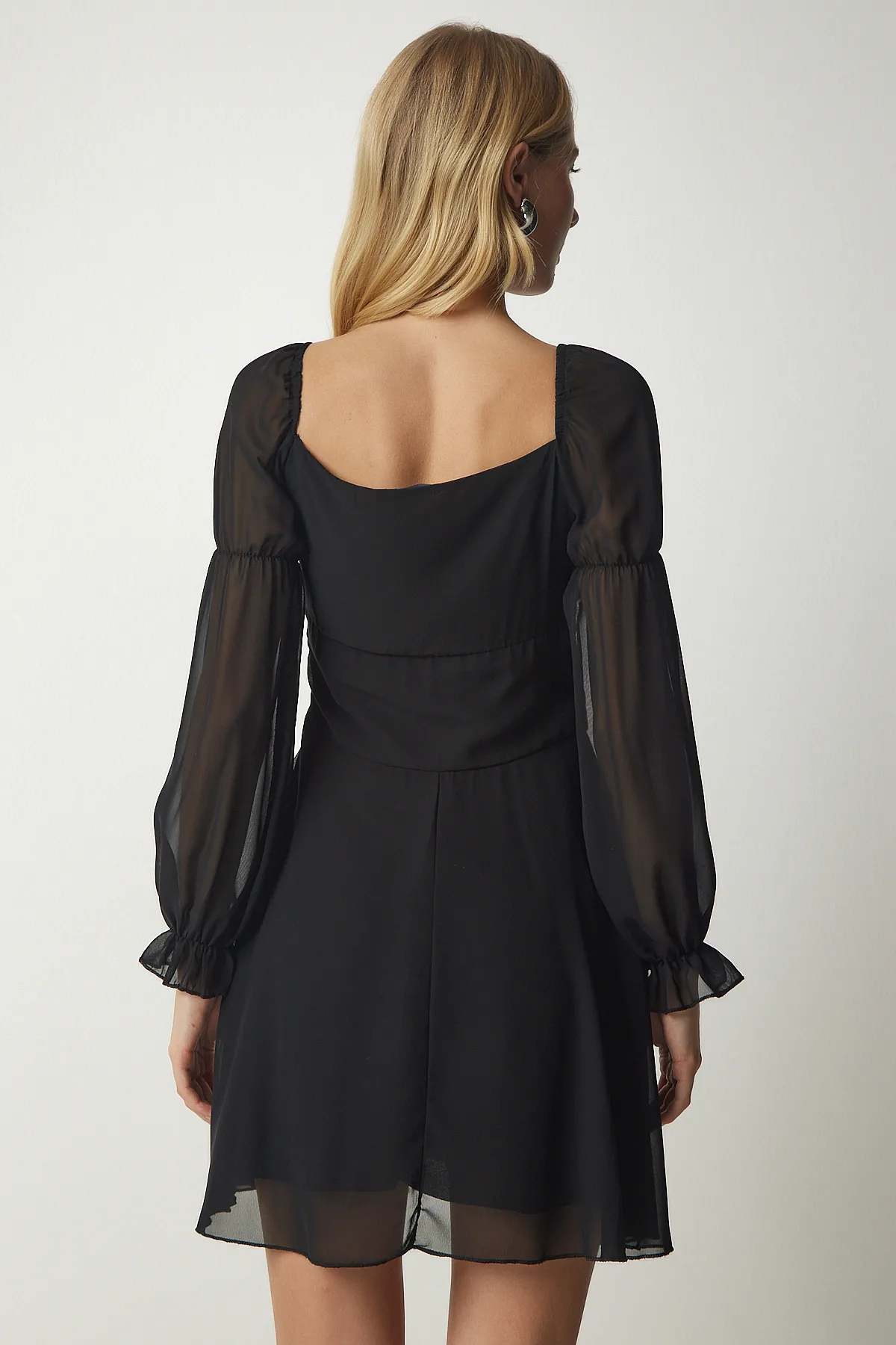 Happiness İstanbul  Schwarzes Mini-Chiffonkleid mit Ösendetails für Damen EY00011