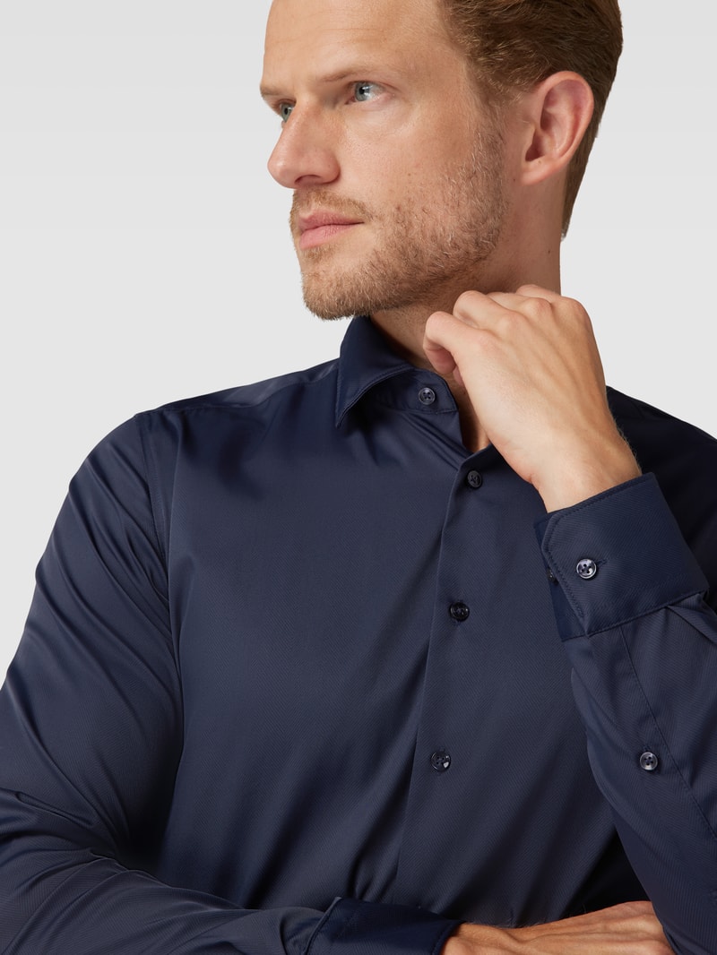 Super Slim Fit Business-Hemd mit Kentkragen in marineblau
