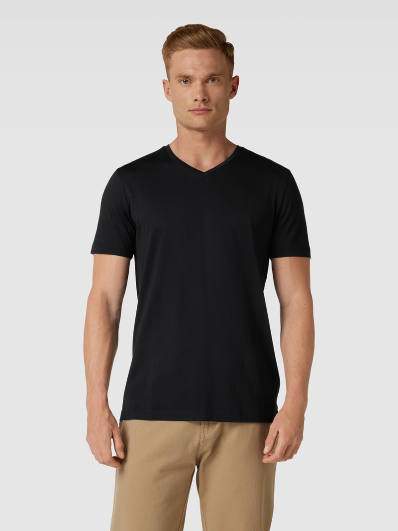 T-Shirt mit V-Ausschnitt in schwarz