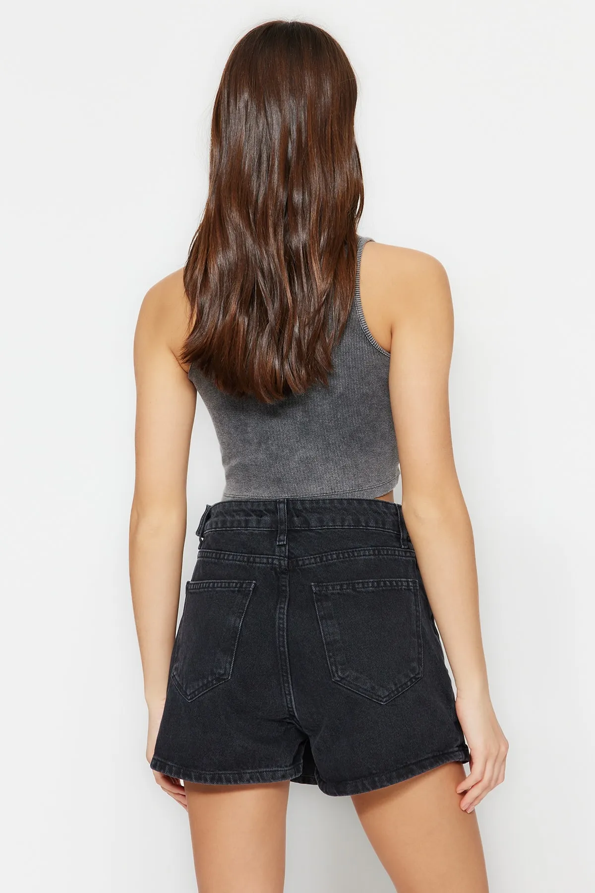 Trendyol Collection  Schwarzer Jeans-Shortsrock mit Schlitz TWOSS23SR00091