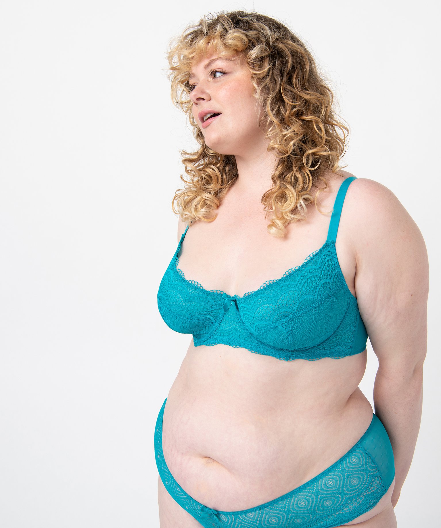 Soutien-gorge emboitant grande taille à armatures en dentelle bleu | GEMO