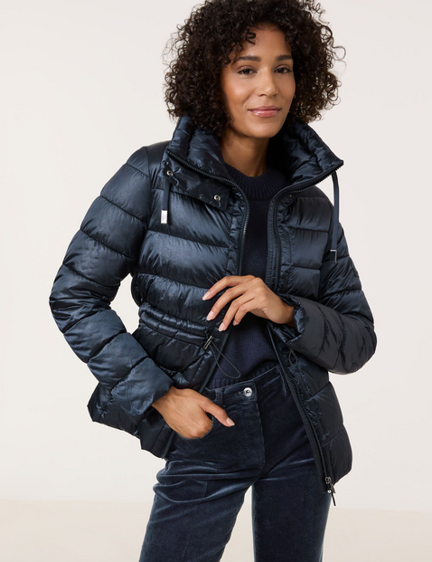 Gefütterte Outdoorjacke mit dezentem Snake Print