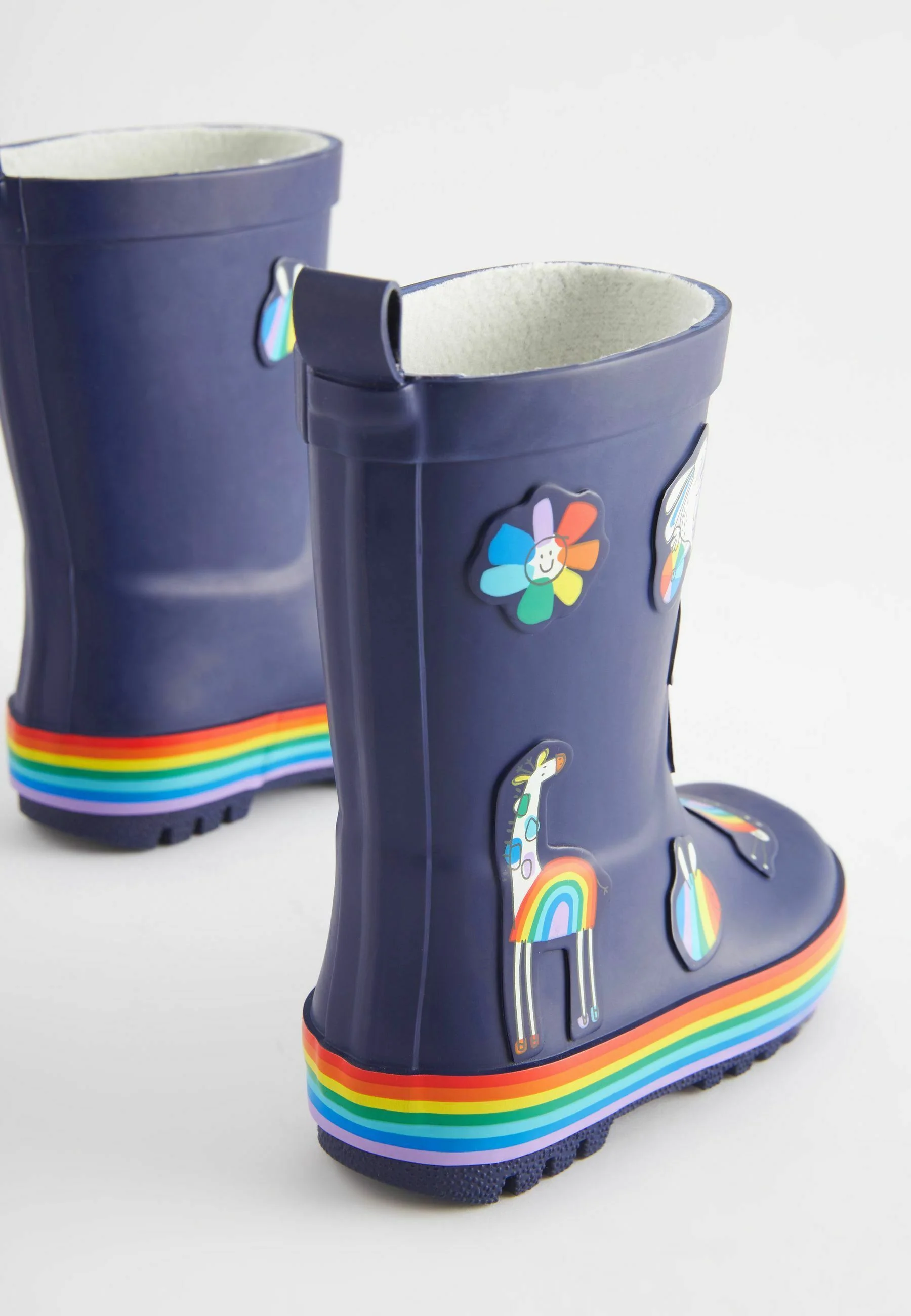 Siguiente ESTÁNDAR DE PERSONAJE - Botas de goma