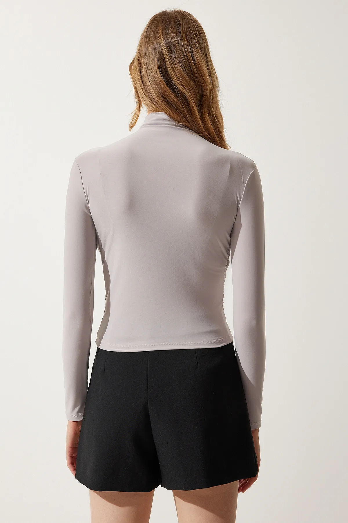 Happiness İstanbul  Damenbluse „Stone Gather“ mit detailliertem Stehkragen in Sandy FF00135