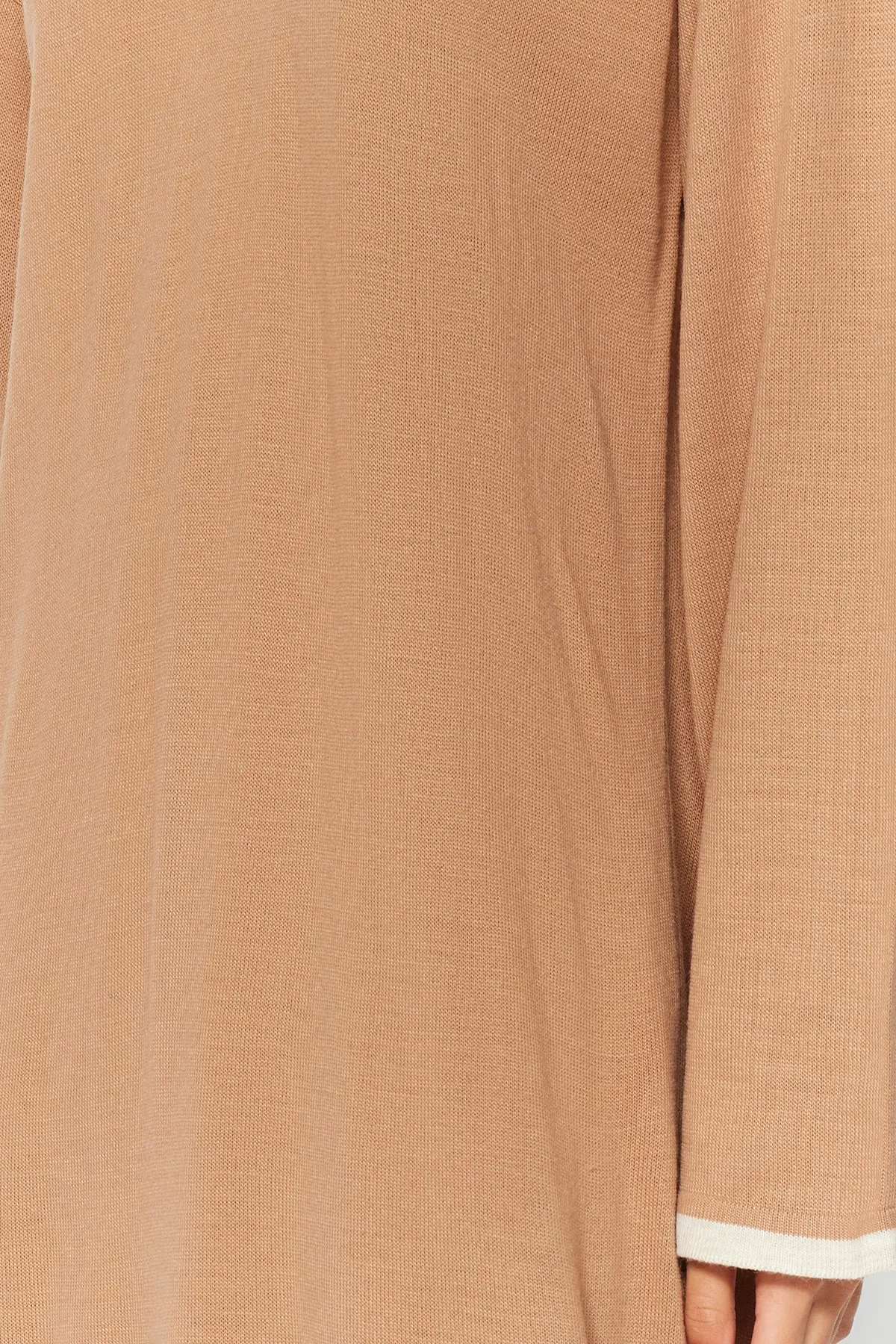 Trendyol Modest  Beiges, bequem geschnittenes, langes Strickkleid TCTAW24EB00032