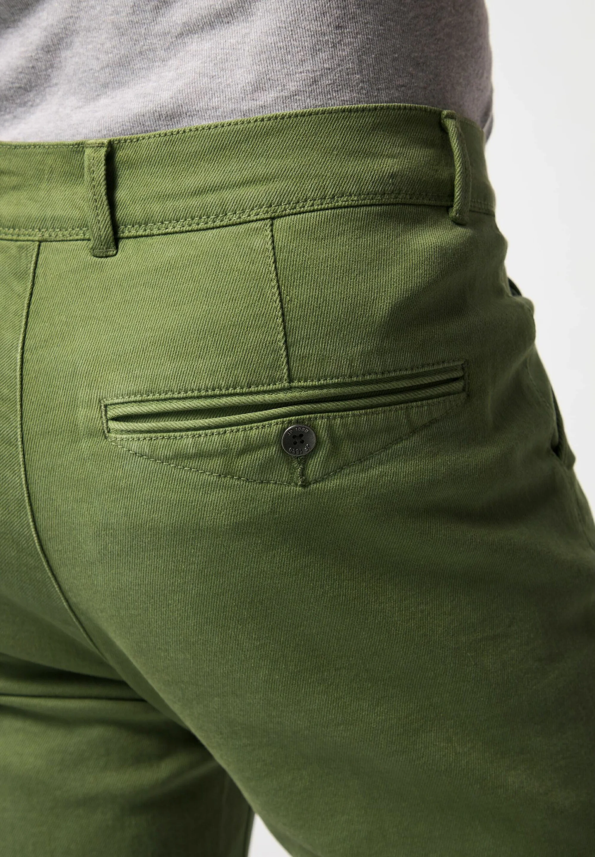 JP1880 Chino