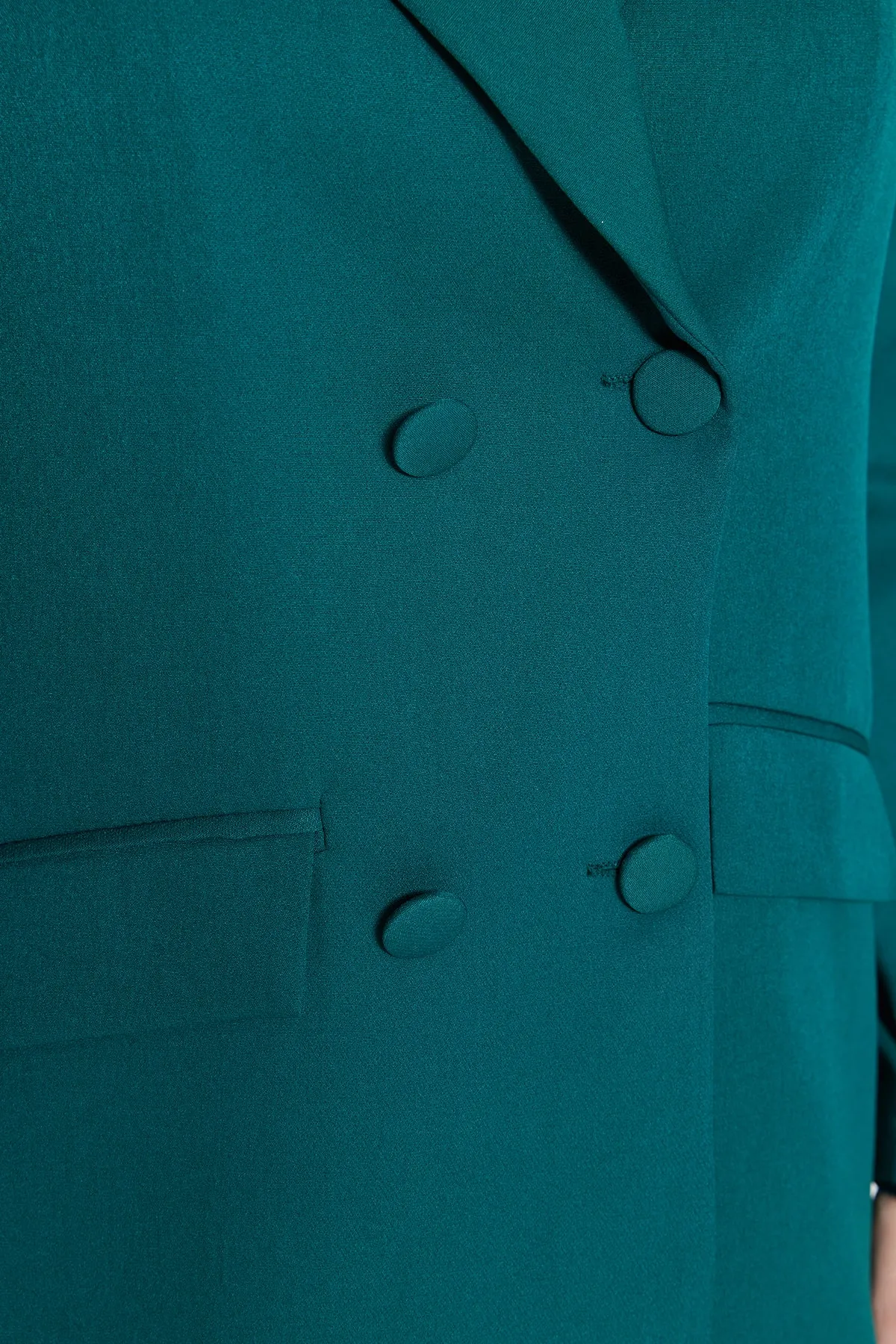 Trendyol Curve  Grüne Jacke mit Taschendetail TBBSS22CE0180