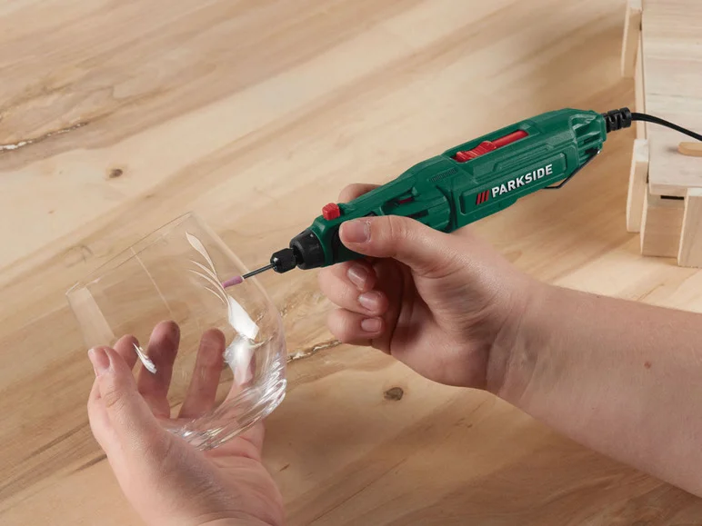 Máquina de gravação PARKSIDE® PMGS 12 D4, 22 W
