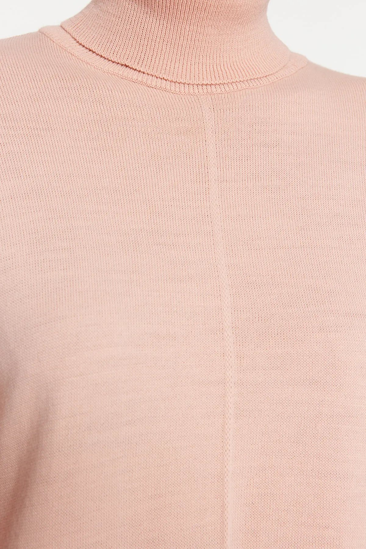 Trendyol Modest  Rollkragen-Strickpullover mit rosa Perlendetails und Perlendetails TCTAW24AK00121