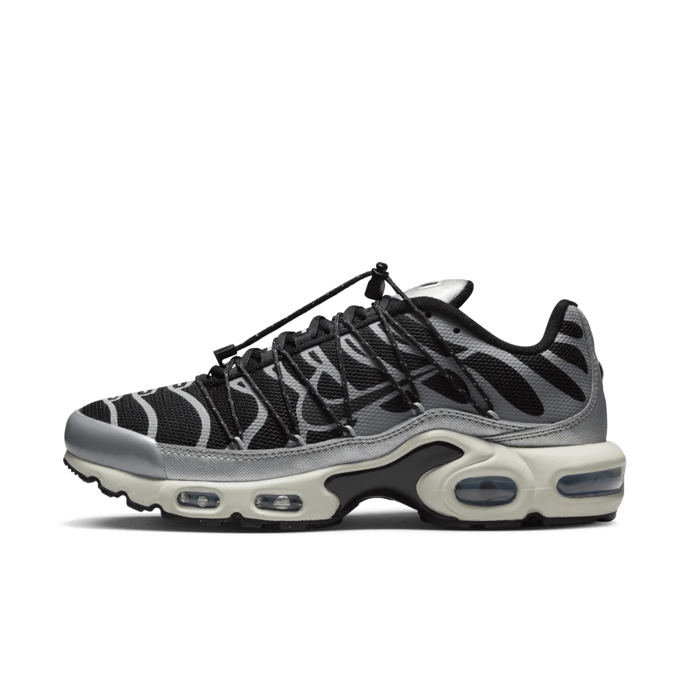 Nike Air Max Plus FD0799-001 / schwarz