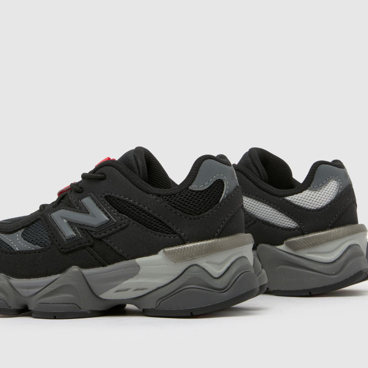 New Balance fekete és szürke 9060 kisgyermek cipő