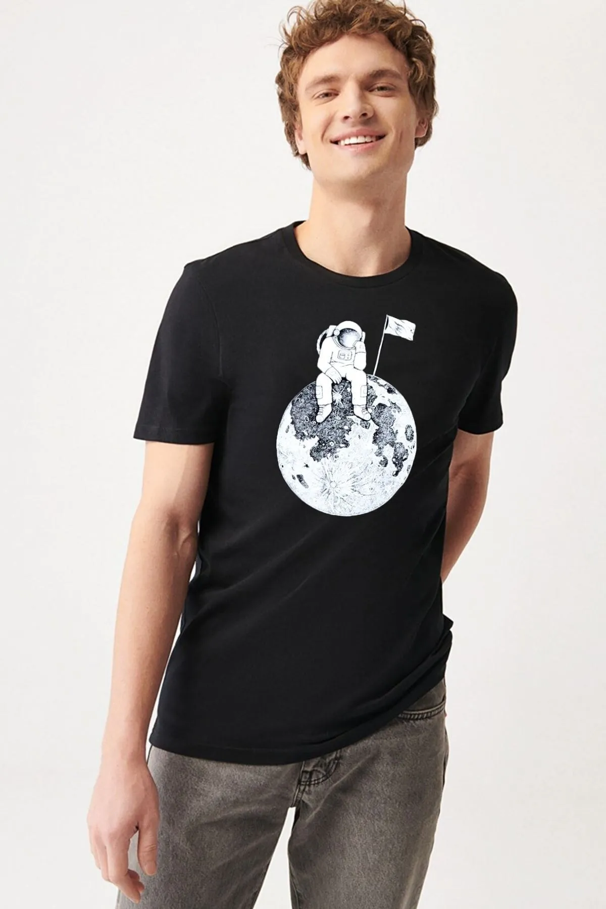 trendypassion  T-Shirt mit Flaggen-Astronauten-Aufdruck