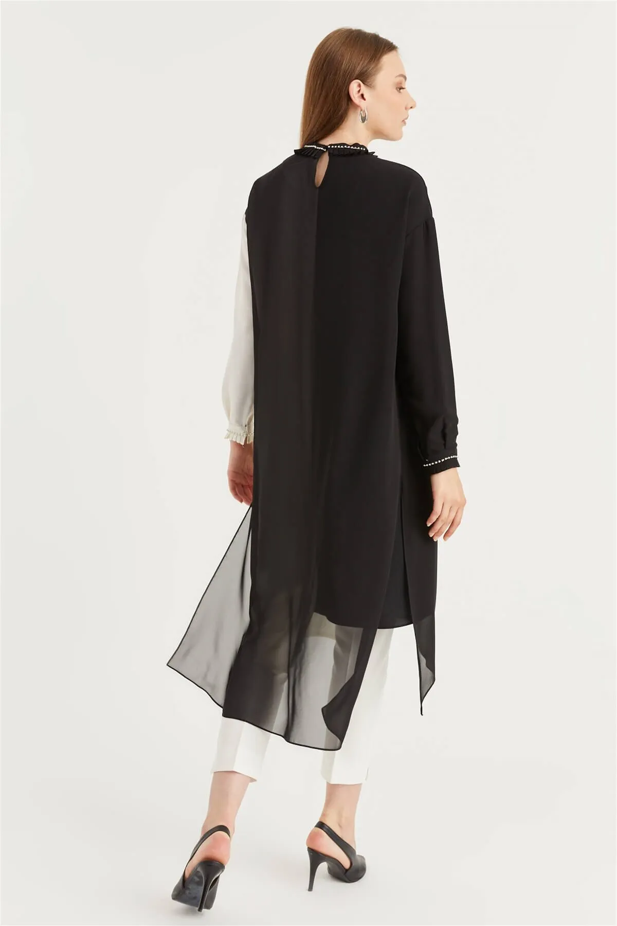 Zühre  Kragenbestickte, detaillierte Chiffon-Tunika in Schwarz/Ecru T-1094