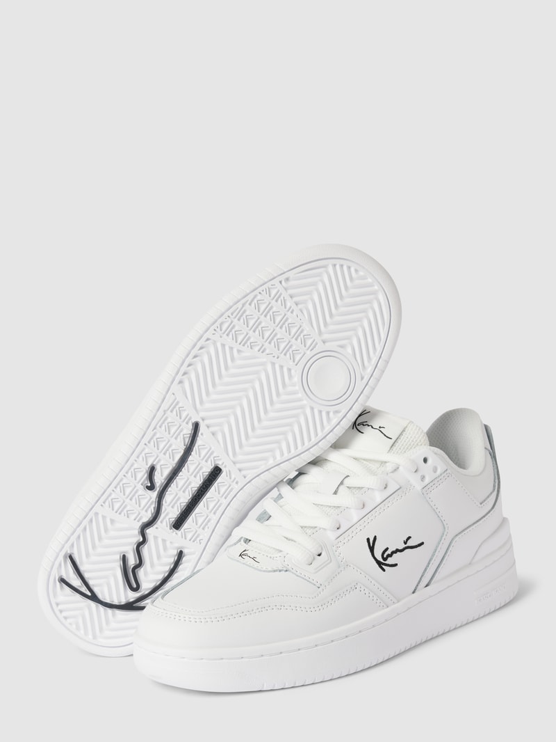Sneaker mit Label-Stitching in weiss