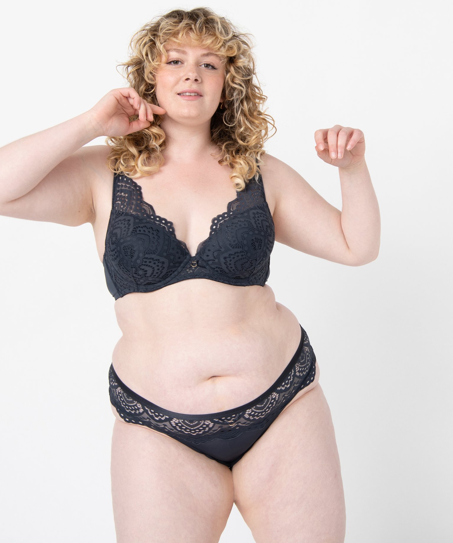 Culotte femme grande taille en dentelle et microfibre bleu fonce | GEMO