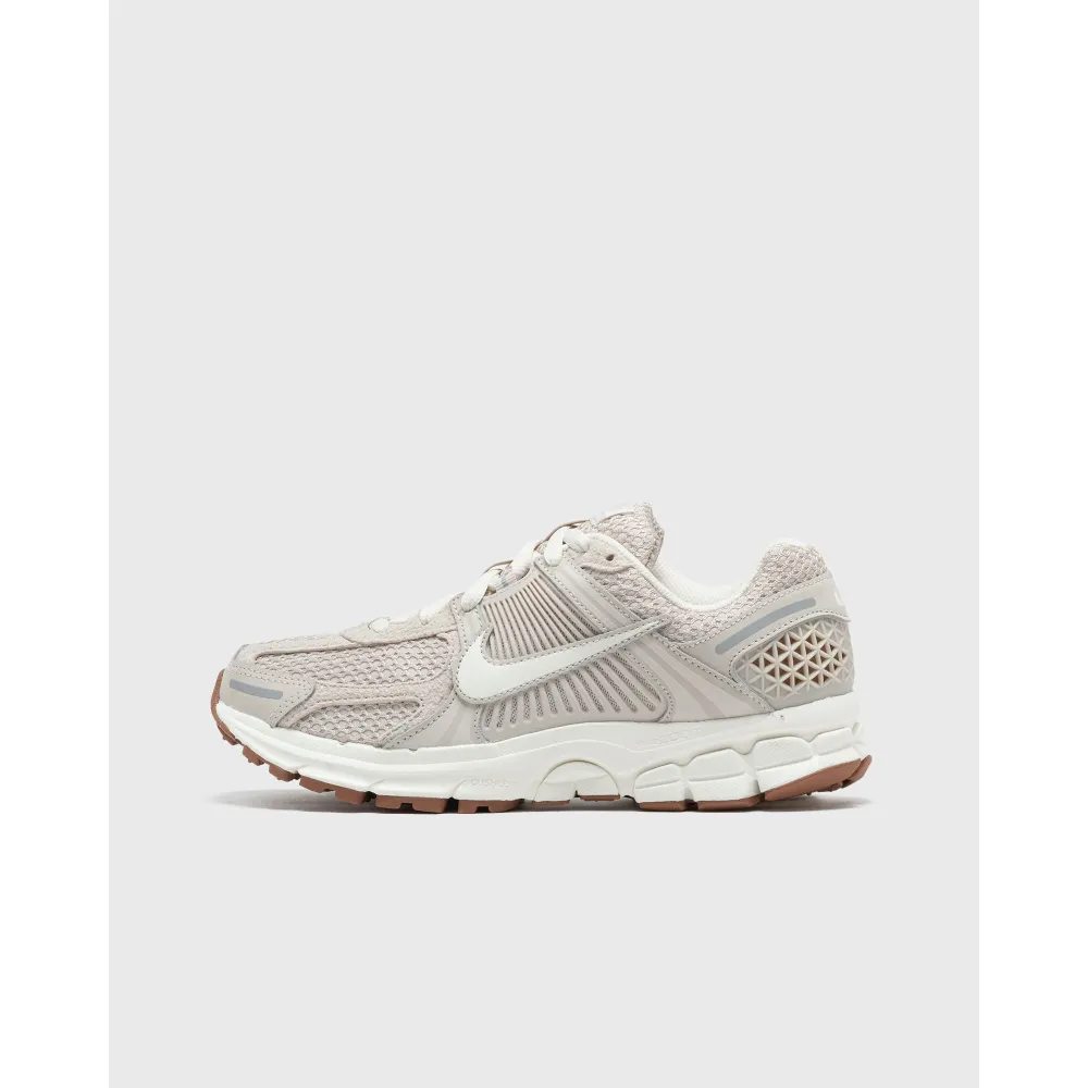 Nike Wmns Zoom Vomero 5 FZ3780 101 / braun