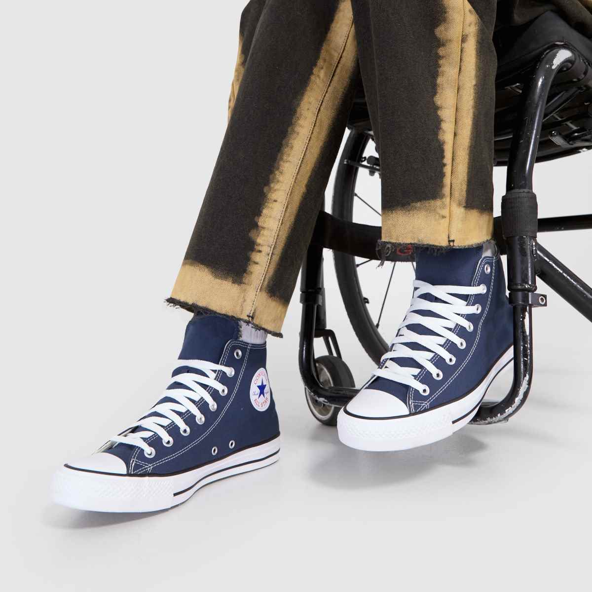 Converse – All Star – Marinblå höga sneakers