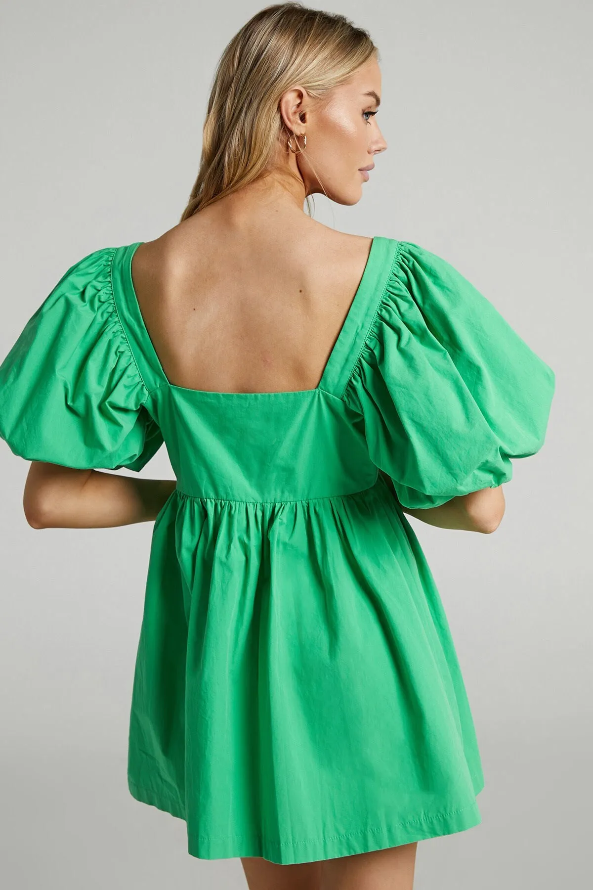 Madmext  Grünes Damenkleid mit Herzkragen und Ballonärmeln Mg1620
