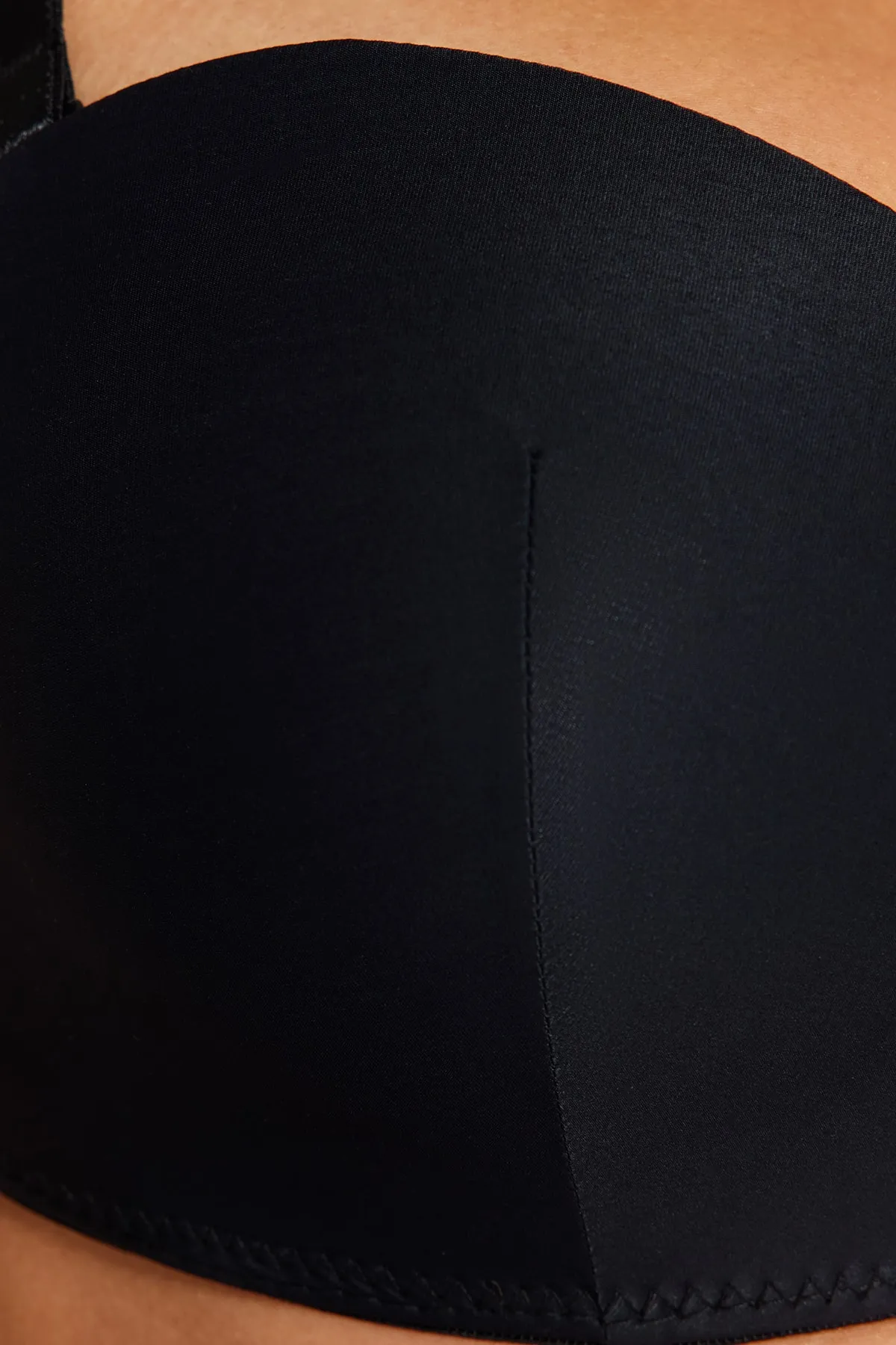 Trendyol Collection  Schwarzer Push-Up-BH aus Strick mit abnehmbarem Träger und ganzen Körbchen und Seilträgern THMAW21SU0059