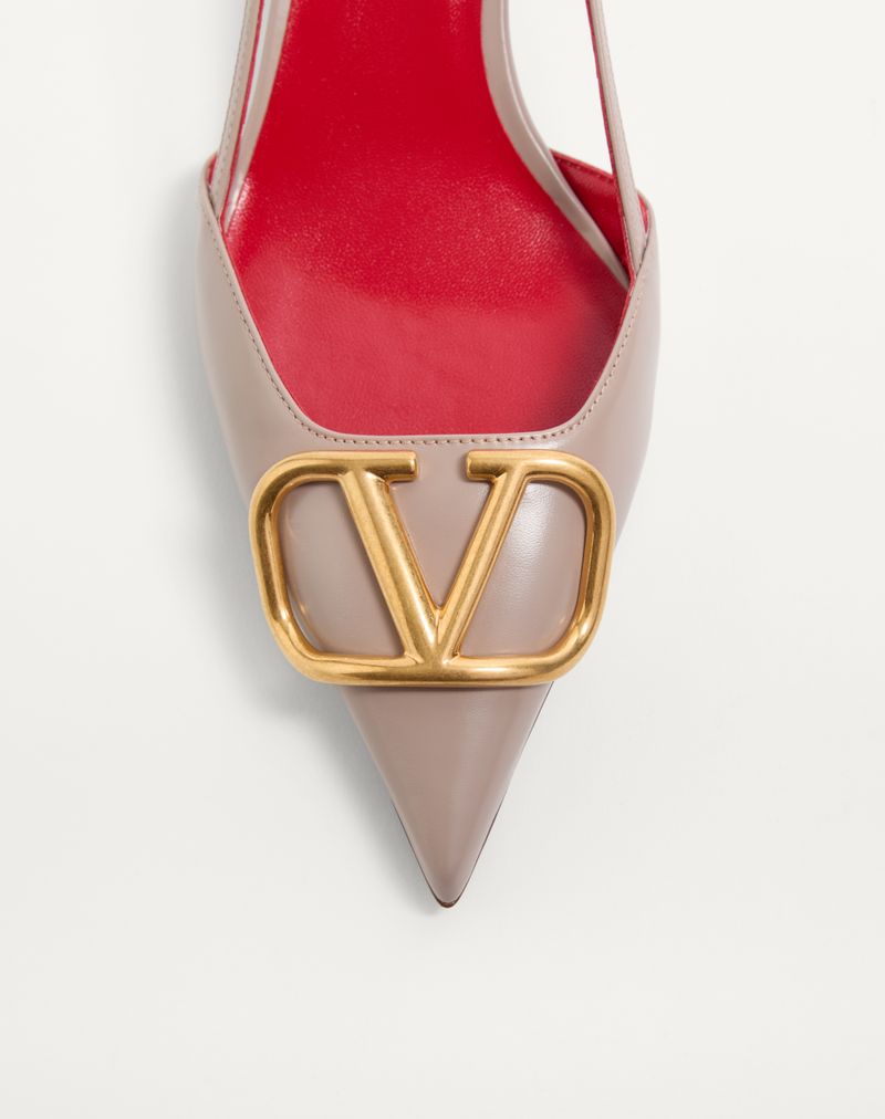 Óculos de sol VLogo Signature Slingback Décolleté em couro de bezerro, 40 mm