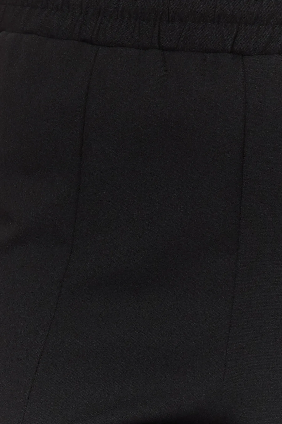 Trendyol Modest  Schwarze gewebte Hose mit elastischem Bund und Rippendetails und geradem Schnitt TCTSS21PL0570