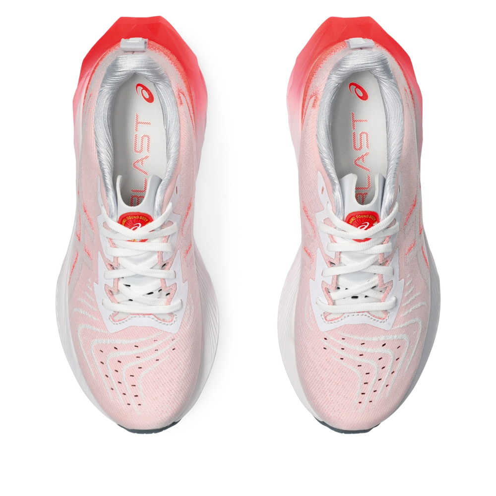 Asics Novablast 4 1012B650.100 / weiss