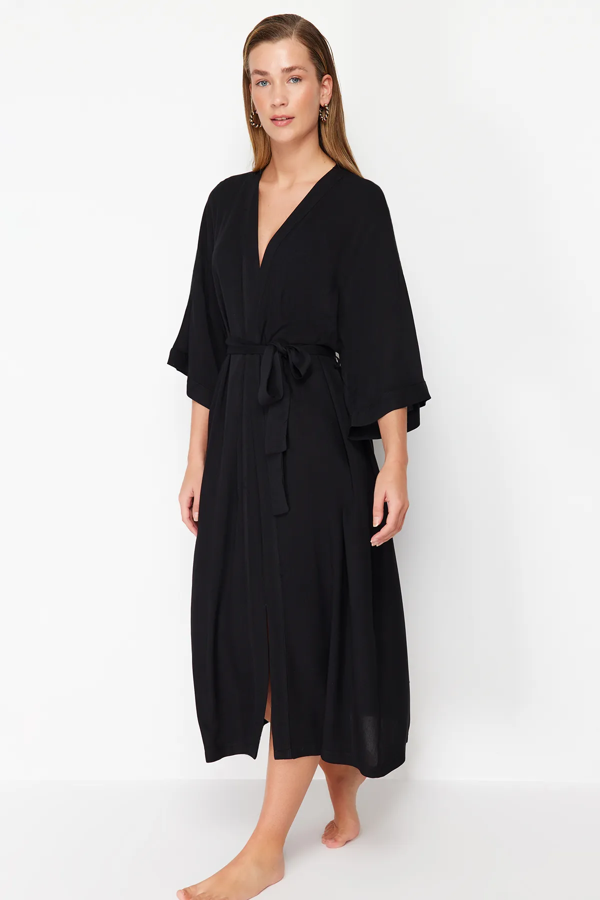 Trendyol Collection  Geometrisch gemusterter, gewebter Maxi-Kimono und Kaftan mit Gürtel TBESS23KM00025