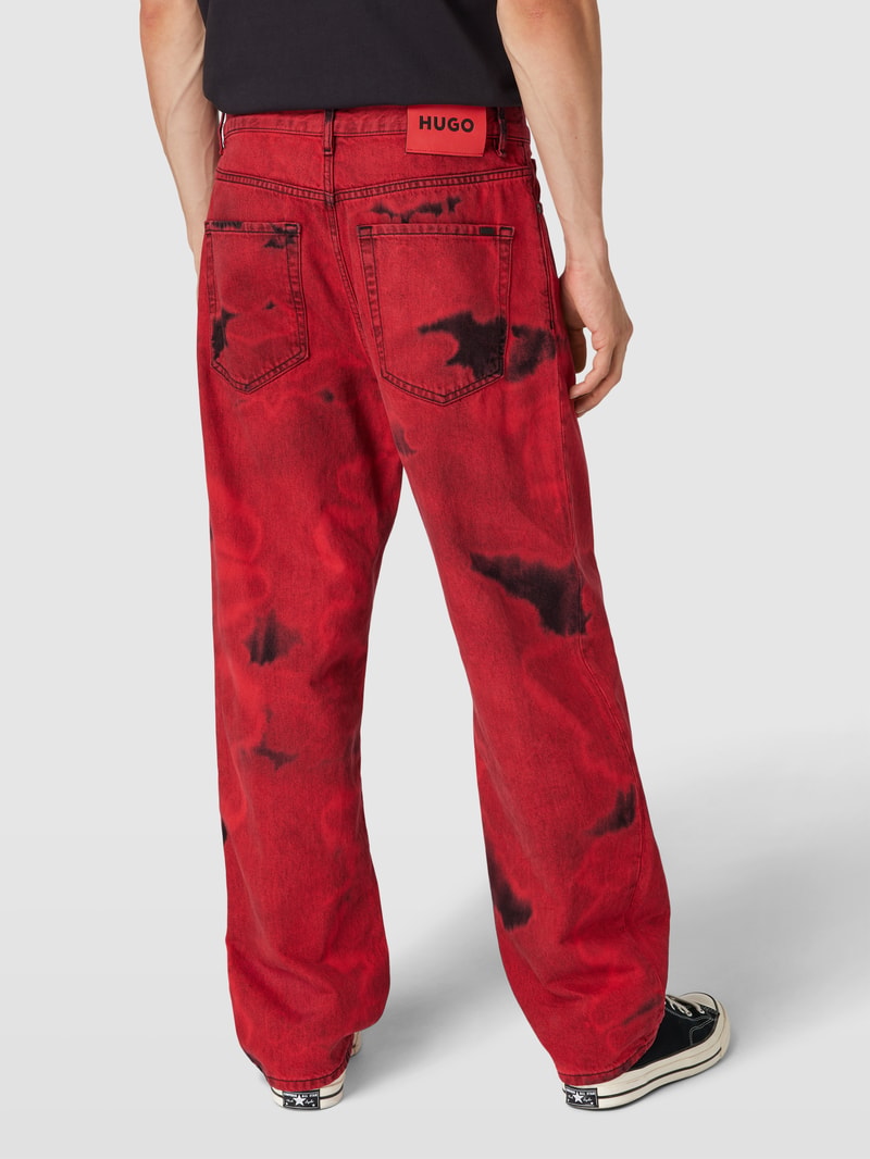 Jeans mit Strukturmuster in rot