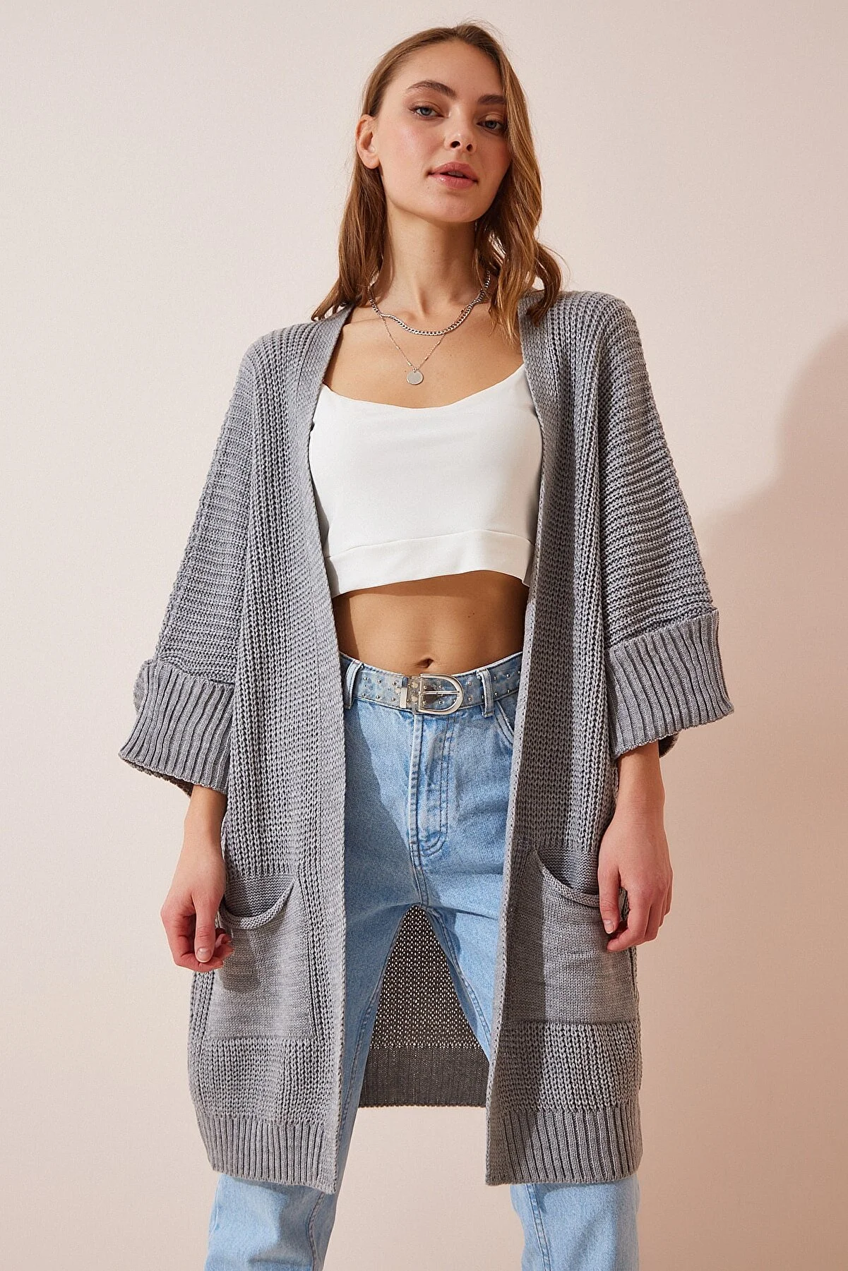 Happiness İstanbul  Graue Oversize-Strickjacke mit langen Taschen für Damen AS00003