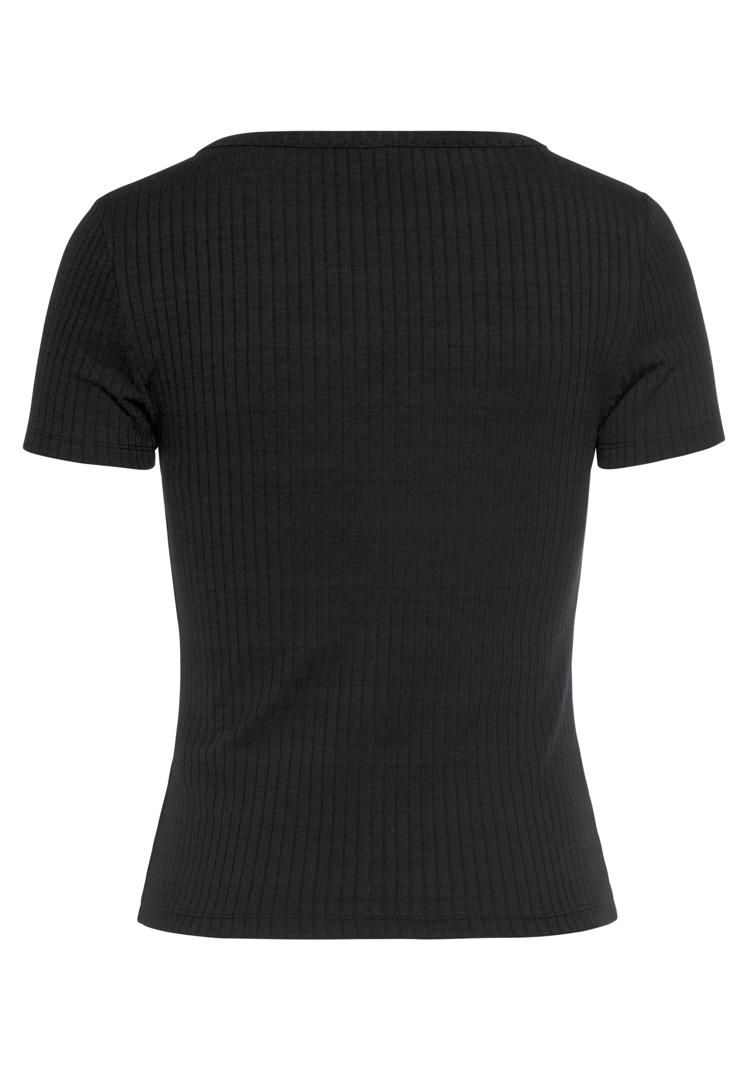 LASCANA Kurzarmshirt aus Rippware mit Zierknopfleiste