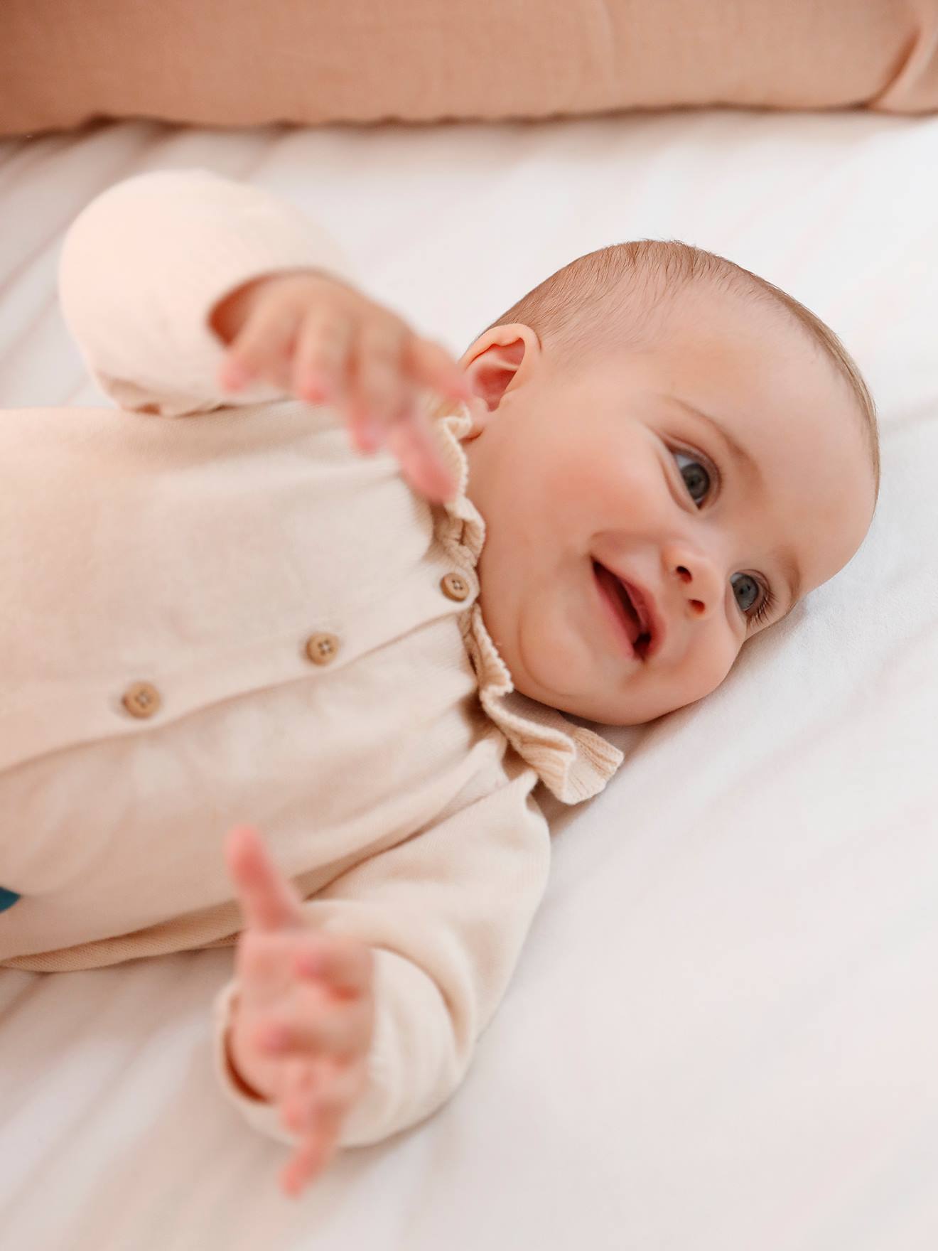 Ensemble 3 pièces : cardigan + bloomer + chaussettes bébé naissance sable